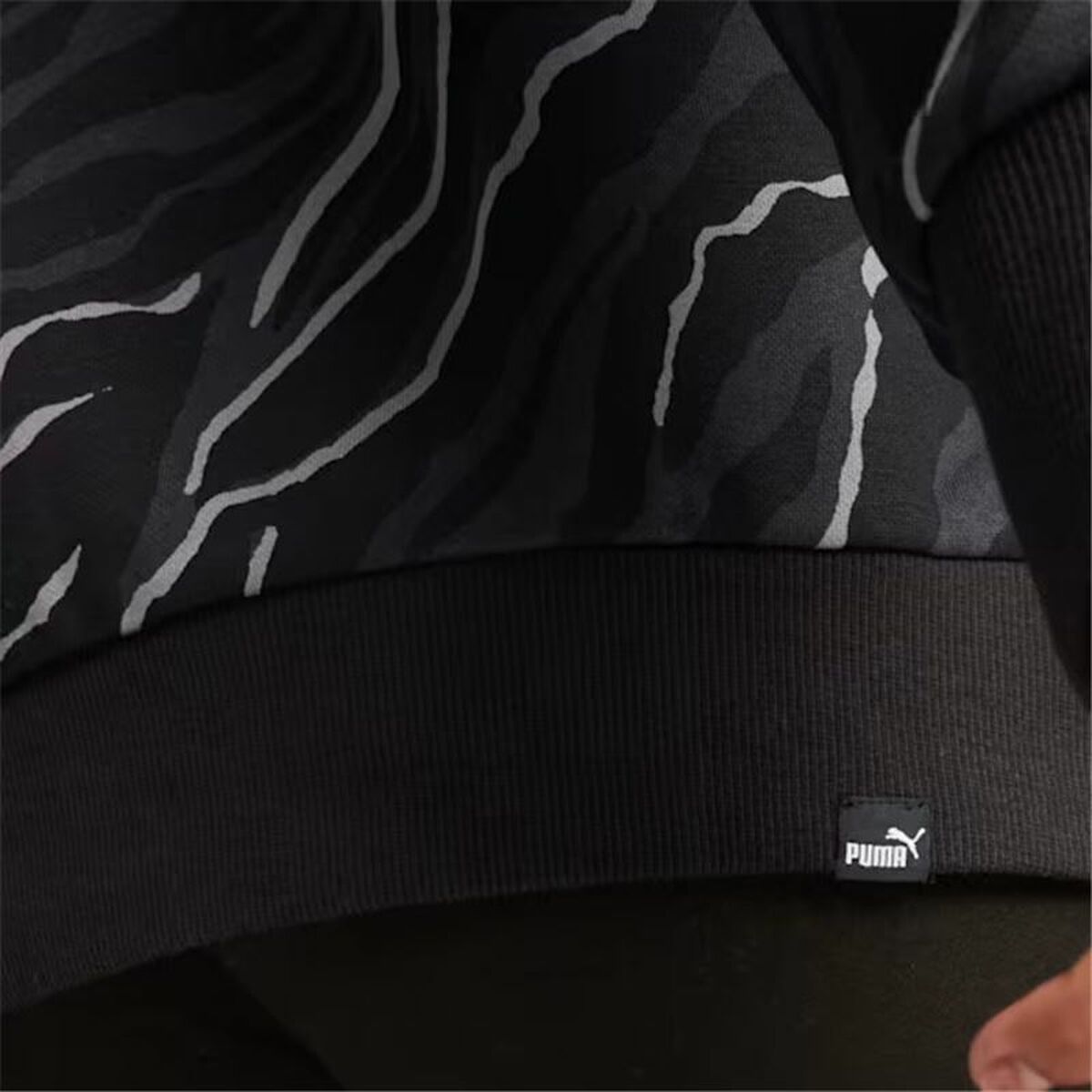 Women’s Sweatshirt without Hood Puma Essentials+ Animal Aop Crew Fl Mujer Black-2