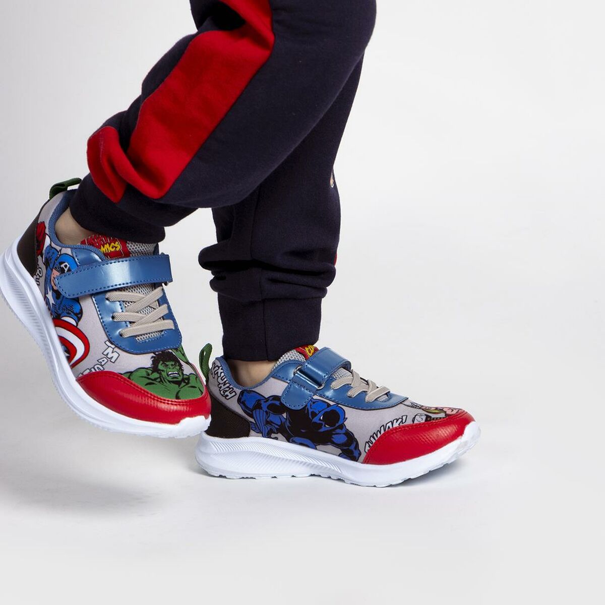 Sports Shoes for Kids The Avengers Red-6