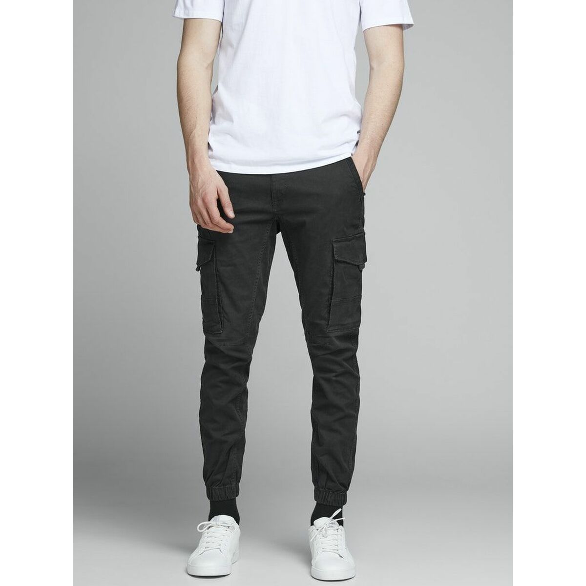 Trousers Jack & Jones JPSTPAUL JJFLAKE CARGO NOOS 12139912 Black-1